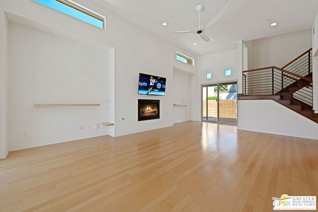 941 Oceo Circle, Palm Springs CA: https://media.crmls.org/mediaz/76d934d1-d4dc-43d4-9ed0-7f46132df4df.jpg