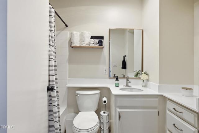 Detail Gallery Image 10 of 14 For 819 S B St, Oxnard,  CA 93030 - 2 Beds | 2/1 Baths