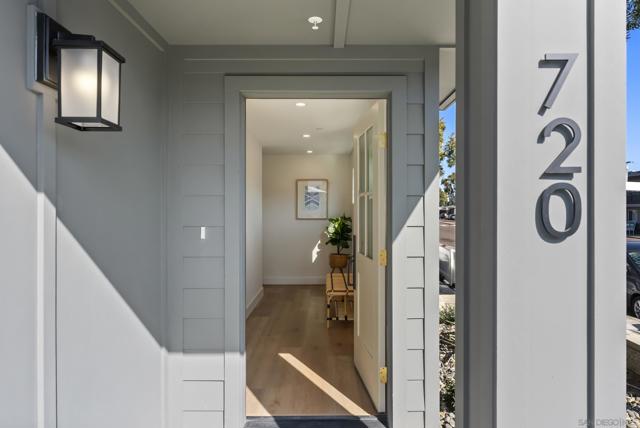 720 Nantasket Ct, San Diego CA: https://media.crmls.org/mediaz/76da1dc3-bd14-40e3-a9b3-6c2a27b3628a.jpg