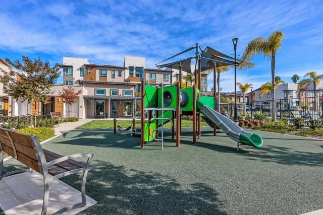 Detail Gallery Image 31 of 41 For 1047 Arrowood Trail, Vista,  CA 92081 - 3 Beds | 2/1 Baths