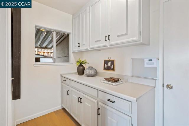 681 Rock Oak Rd, Walnut Creek CA: https://media.crmls.org/mediaz/76dab959-e6b9-4c16-9e1a-12ccb62d552b.jpg
