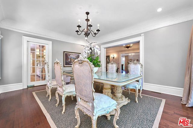 136 Fremont Place, Los Angeles CA: https://media.crmls.org/mediaz/76dcaccb-0fb2-48f7-97e7-b4c9868473af.jpg