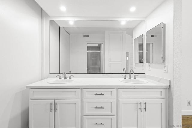 15905 Avenida Villaha, San Diego CA: https://media.crmls.org/mediaz/76dd141b-39fd-4a5a-bbb8-62d897560318.jpg