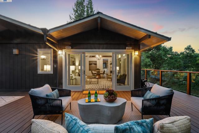 589 TAHOS ROAD, Orinda CA: https://media.crmls.org/mediaz/76dd44d1-f1b5-4f41-a9d2-00e6f4ba3cc6.jpg