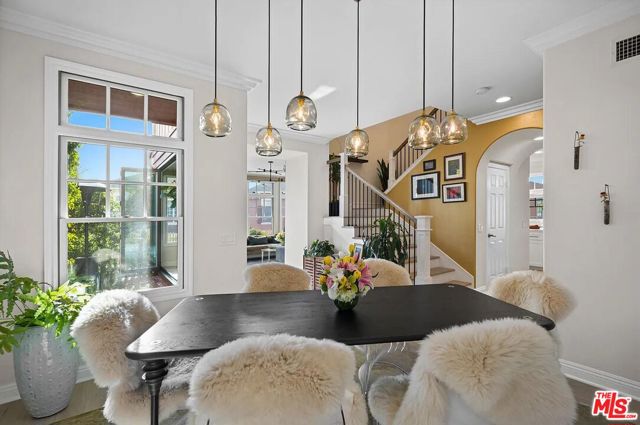 2584 Bungalow Place, Corona del Mar CA: https://media.crmls.org/mediaz/76dd51c1-a4ca-4d19-af7b-fcce9fddf26b.jpg