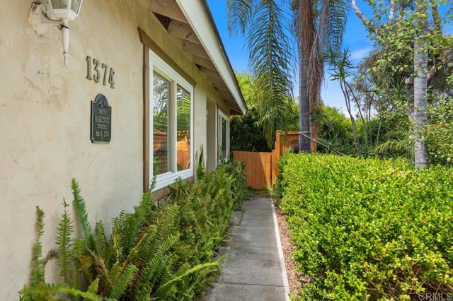 1374 Orpheus Ave, Encinitas CA: https://media.crmls.org/mediaz/76dd8ba3-4dc7-432c-b286-4b31a749c520.jpg