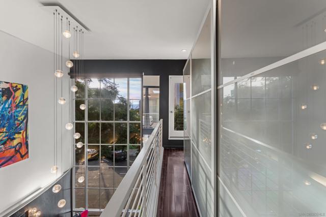 1521 Kettner Blvd, San Diego CA: https://media.crmls.org/mediaz/76ddebaa-733b-4dbb-88dc-aec61f232f84.jpg