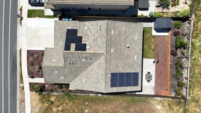 9283 Rancho Hills Drive, Gilroy CA: https://media.crmls.org/mediaz/76de327b-f52b-40cb-9158-f3d32b9067c4.jpg