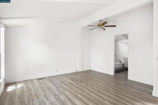 1201 Monument Blvd, Concord CA: https://media.crmls.org/mediaz/76de6616-66e4-43a6-9d58-b4e24712db0e.jpg