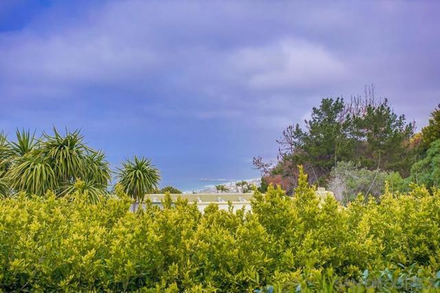 7255 Via Capri, La Jolla CA: https://media.crmls.org/mediaz/76dea1b7-613d-450b-9093-c0567ace4eb3.jpg