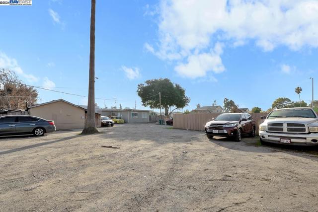 Image 15 of 58 For 24524 Mohr Dr