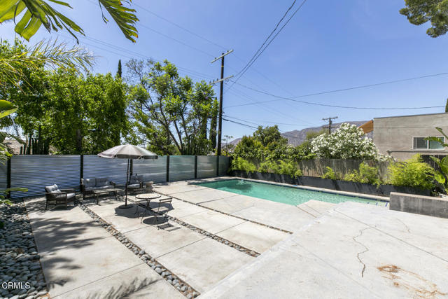Detail Gallery Image 24 of 30 For 10609 Fernglen Ave, Tujunga,  CA 91042 - 2 Beds | 1 Baths
