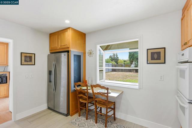 4108 Irene Dr, Martinez CA: https://media.crmls.org/mediaz/76dfc10b-aa2d-467e-9201-e3574403a68b.jpg