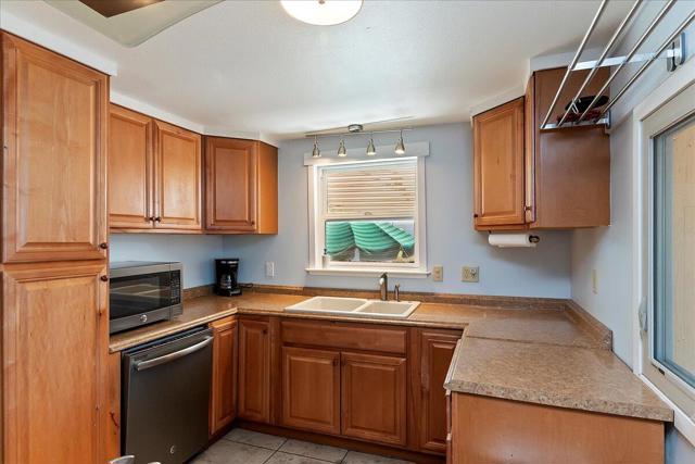 4 Arapaho Street, Palm Springs CA: https://media.crmls.org/mediaz/76dfcbb1-0e6d-40e7-8b94-8900186e77d8.jpg