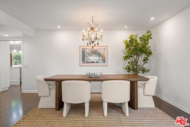 10411 Windtree Drive, Bel Air CA: https://media.crmls.org/mediaz/76dfdc2a-de7f-4e00-af82-e522f060e767.jpg