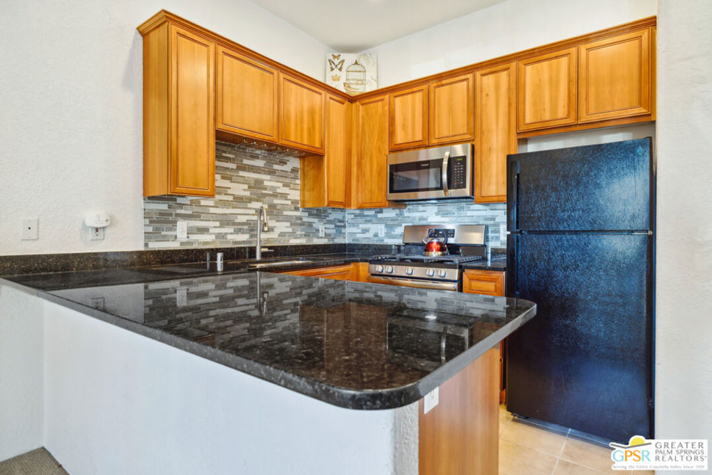 https://media.crmls.org/mediaz/76dff0f6-7909-4448-acc8-640e143610e1.jpg?preset=X-Large