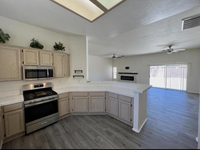 68392 Riviera Road, Cathedral City CA: https://media.crmls.org/mediaz/76e0b4df-c98f-45bd-a65d-62037eec7af8.jpg