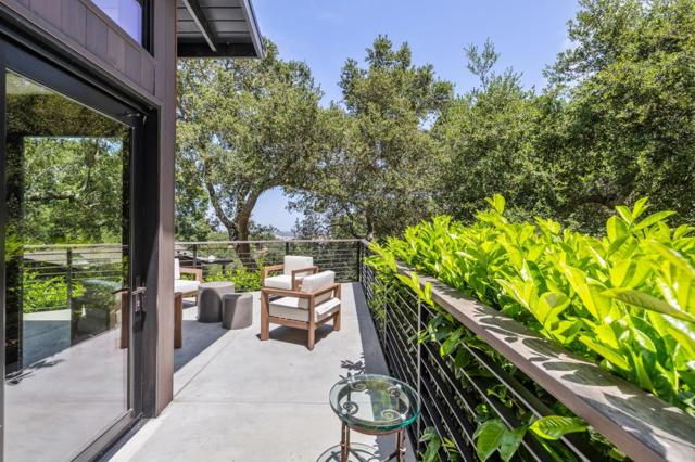 138 Bolivar Lane, Portola Valley CA: https://media.crmls.org/mediaz/76e12b13-2290-4501-be9a-be5440c87c35.jpg