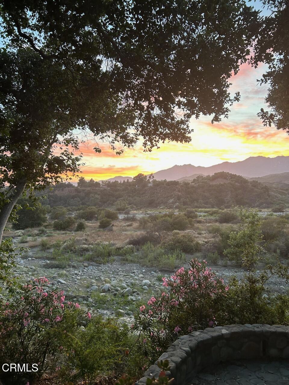https://media.crmls.org/mediaz/76e13ddb-0156-410d-b4c1-f1f649e781d5.jpg?preset=X-Large