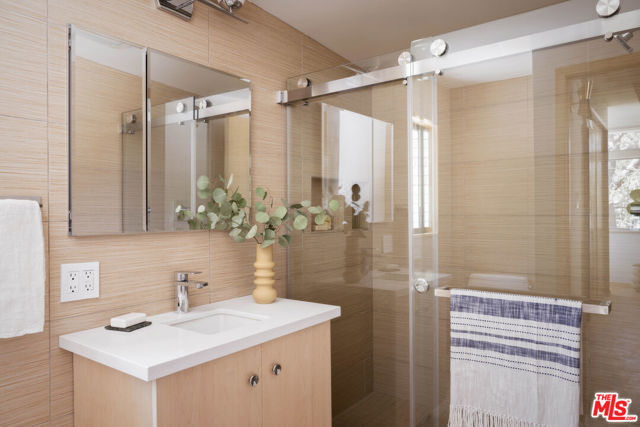 7349 Pacific View Drive, Los Angeles CA: https://media.crmls.org/mediaz/76e1ccc3-4fa5-4ecd-b761-bffab72b4874.jpg