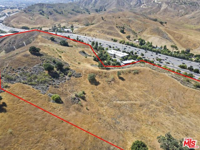 27300 Agoura Road, Calabasas CA: https://media.crmls.org/mediaz/76e1decd-57de-4041-83bd-adf8fa38c78b.jpg