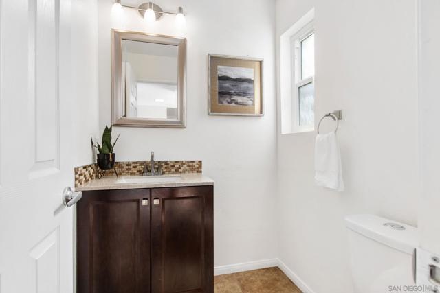 5637 Lake Murray Blvd, La Mesa CA: https://media.crmls.org/mediaz/76e1e1f2-e792-414d-94cb-4493de4083c2.jpg