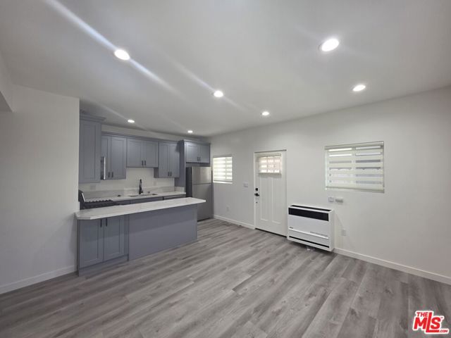 25226 Loytan Street, Torrance, California 90505, 2 Bedrooms Bedrooms, ,1 BathroomBathrooms,Residential Lease,Sold,Loytan,25614351