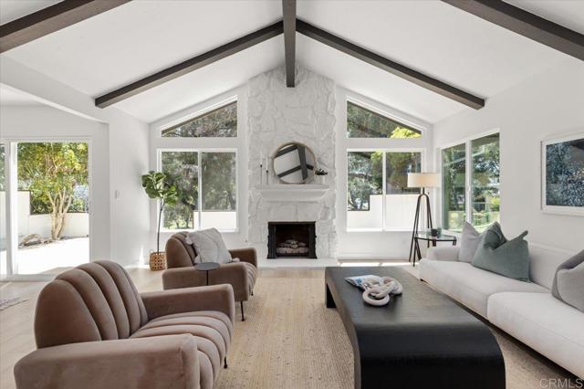 1259 La Casa Drive, San Marcos CA: https://media.crmls.org/mediaz/76e32573-fc79-47ad-8c99-51ade0dd291e.jpg