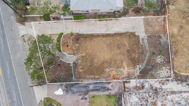 2741 Lake Avenue, Altadena CA: https://media.crmls.org/mediaz/76e351f0-6d91-4094-b3f5-fe12632fd8c0.jpg