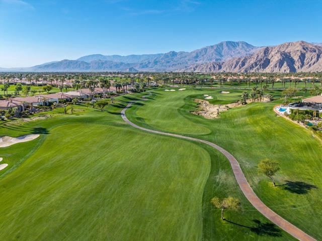 80315 Via Valerosa, La Quinta CA: https://media.crmls.org/mediaz/76e359c5-3114-460c-a6de-2d6c3e630061.jpg