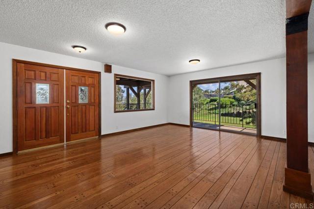 Detail Gallery Image 10 of 47 For 10447 Chevy Lane Ln, La Mesa,  CA 91941 - 3 Beds | 2 Baths