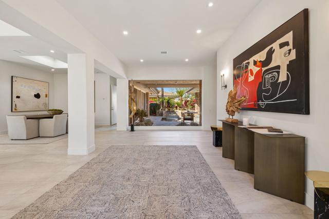 9 Regency Drive, Rancho Mirage CA: https://media.crmls.org/mediaz/76e3f654-8d1d-4674-badc-d7d86b6c8998.jpg