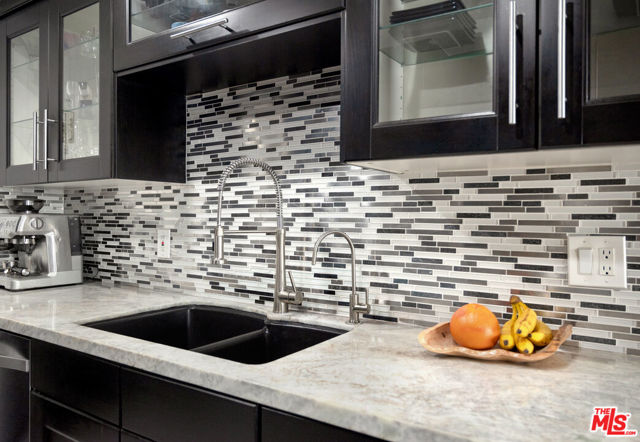 7259 Hillside Avenue, Los Angeles CA: https://media.crmls.org/mediaz/76e451d2-7017-4324-9ba1-3869c51b9ce5.jpg