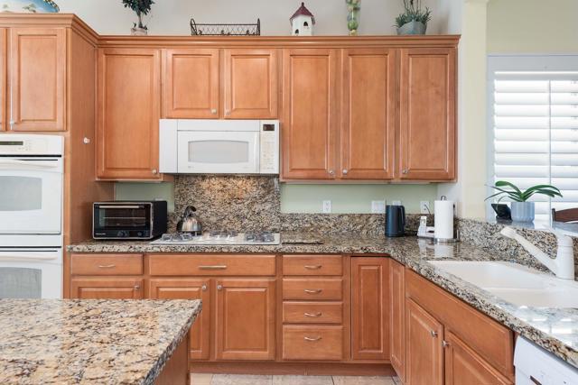 80608 Avenida Santa Carmen, Indio CA: https://media.crmls.org/mediaz/76e5019a-034a-477e-b9f5-af43e8ea05ab.jpg