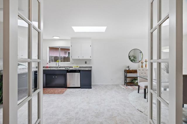 274 Cosky Drive, Marina CA: https://media.crmls.org/mediaz/76e56454-7461-4520-8fe8-8ca6003ca7e8.jpg