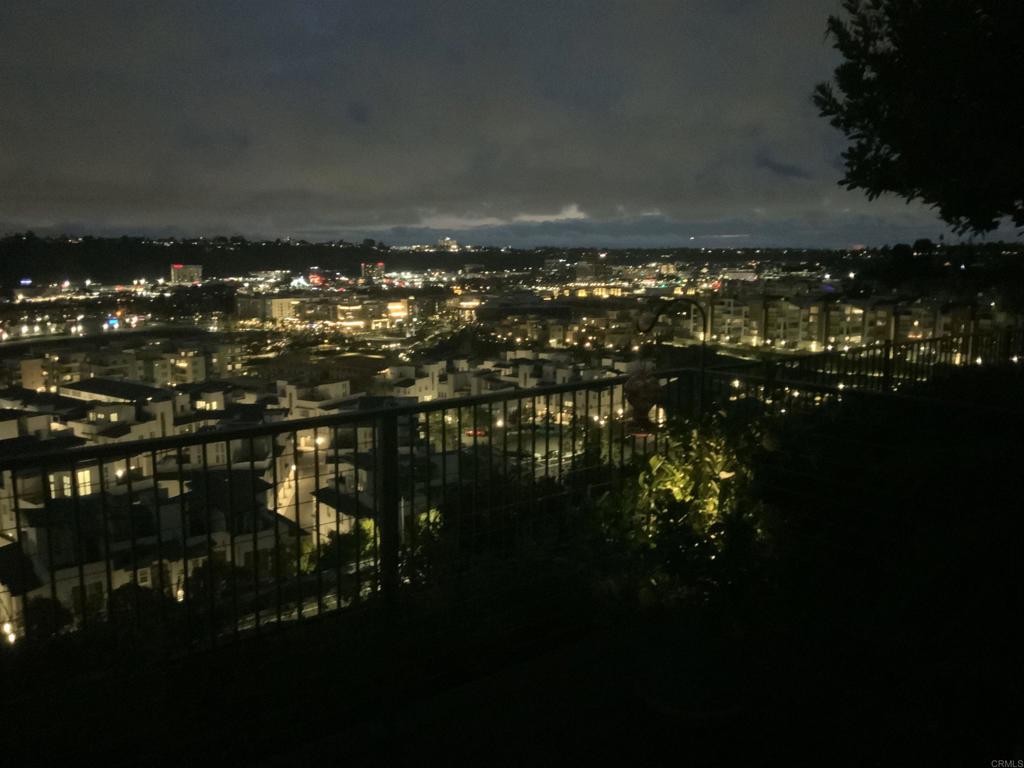 https://media.crmls.org/mediaz/76e59091-8dfd-4b38-9218-d2cc41e97357.jpg?preset=X-Large