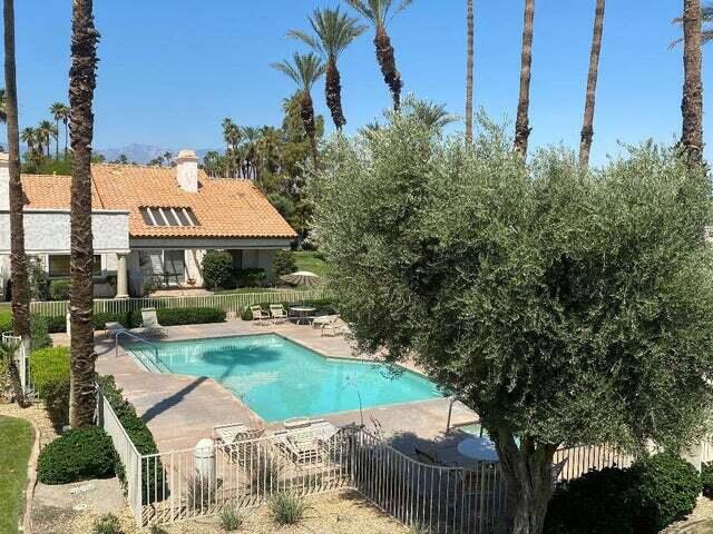 432 Desert Falls Drive N