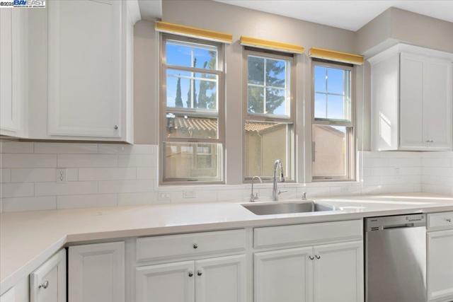 93 Catania Cmn, Fremont CA: https://media.crmls.org/mediaz/76e701a4-eebf-46a1-af3a-1e7cc244da1a.jpg