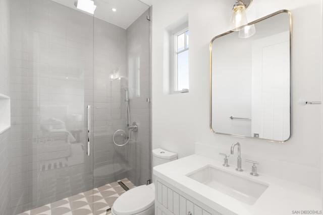 7216 FAY AVE, La Jolla CA: https://media.crmls.org/mediaz/76e70b07-e4ac-461e-9f77-aa58430b6607.jpg