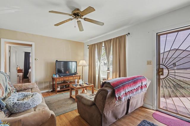 2852 Prospect Street, National City CA: https://media.crmls.org/mediaz/76e78e62-2db4-46c1-96c3-719e8758c34d.jpg