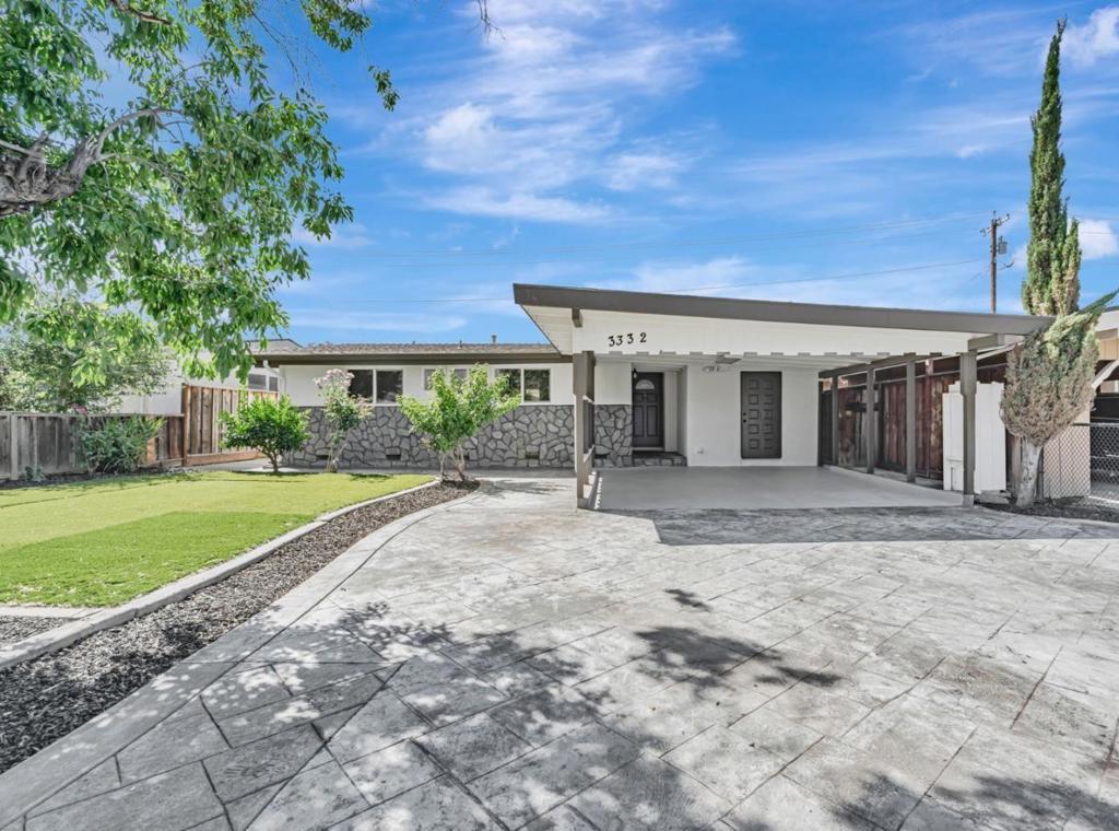 3332 Pepper Tree Lane