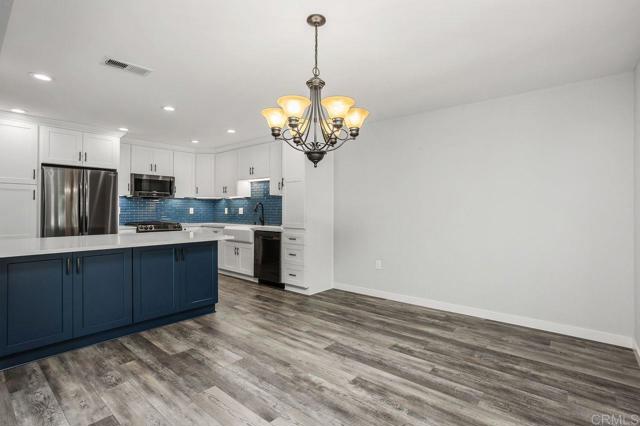 6804 Urubu Street, Carlsbad CA: https://media.crmls.org/mediaz/76e9e110-ffec-49c1-995c-dc25fa704ef0.jpg
