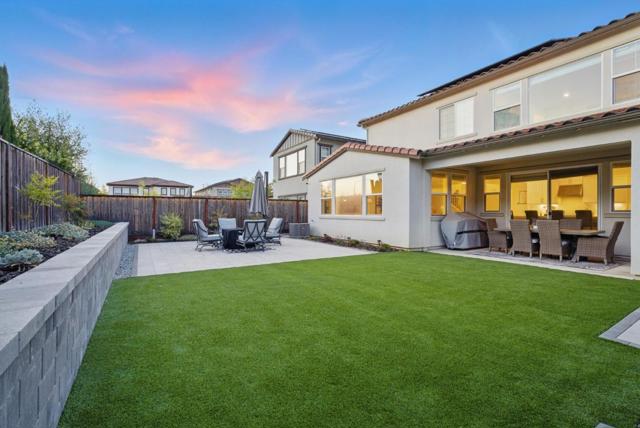 7081 Kirigin Way, Gilroy CA: https://media.crmls.org/mediaz/76ea2846-7e8e-40a3-a5b3-195734ba5131.jpg