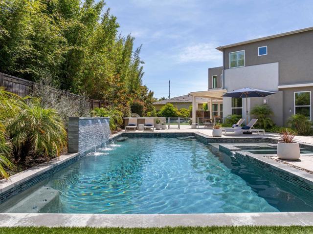 744 Adelaide Circle, Encinitas CA: https://media.crmls.org/mediaz/76eb11d9-e4eb-4e2b-8951-76be2852aaca.jpg