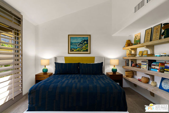 555 W Arenas Road #6, Palm Springs, CA 92262
