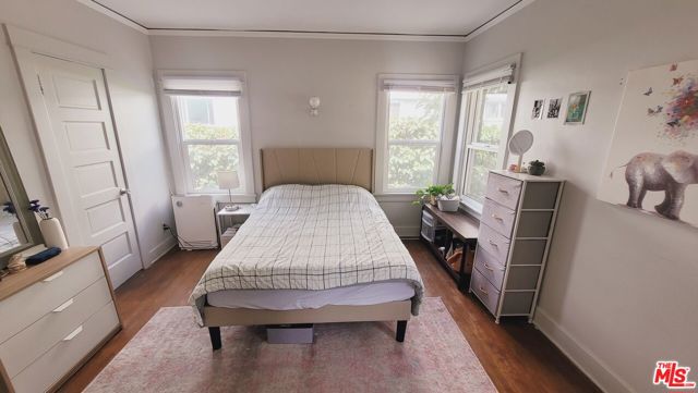 5409 Russell Avenue, Los Angeles CA: https://media.crmls.org/mediaz/76ebb2dc-84f7-41dd-9aa1-14daadd2bb1e.jpg