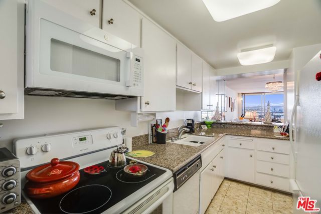 4335 South Marina City Drive, 544 photo 7