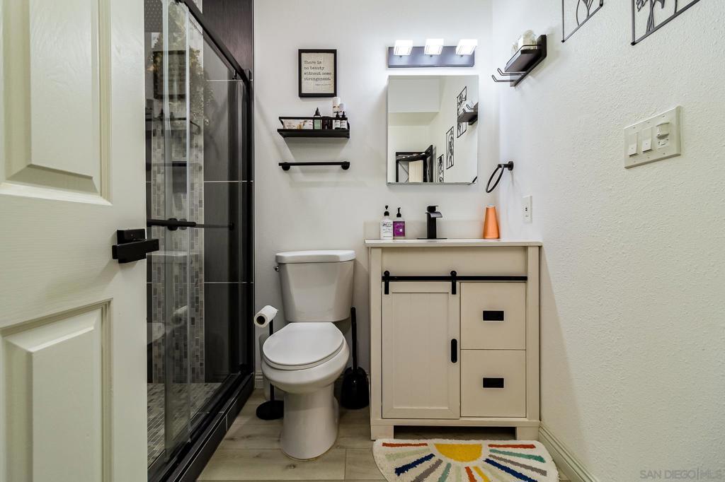 MLS #250035038SD img 9