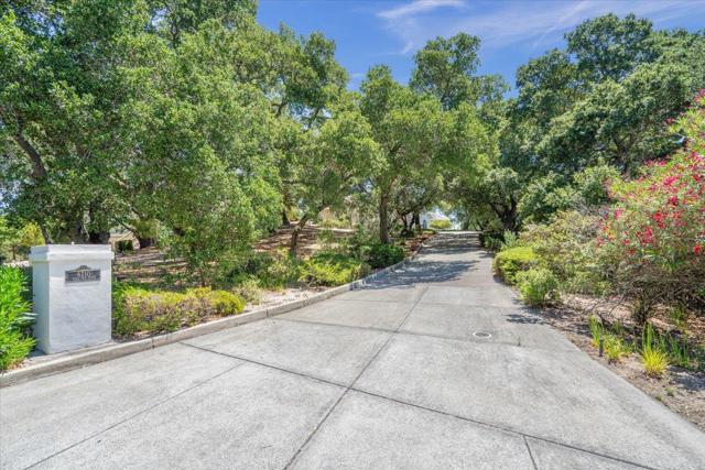 8710 Wild Iris Drive, Gilroy CA: https://media.crmls.org/mediaz/76ecff4a-ed8f-4091-9921-f345462fcc02.jpg