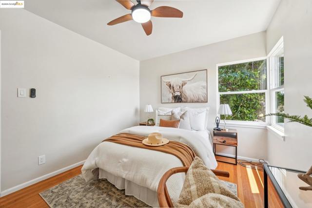 10601 Sheldon St, Oakland CA: https://media.crmls.org/mediaz/76ed33f1-f972-4f16-9b3b-d20be2c65706.jpg